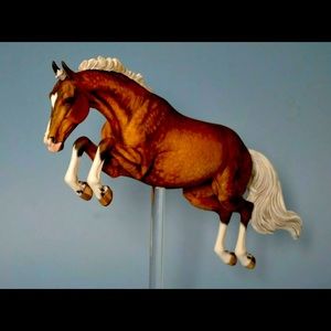 ISO Breyer or Peter Stone horses!!